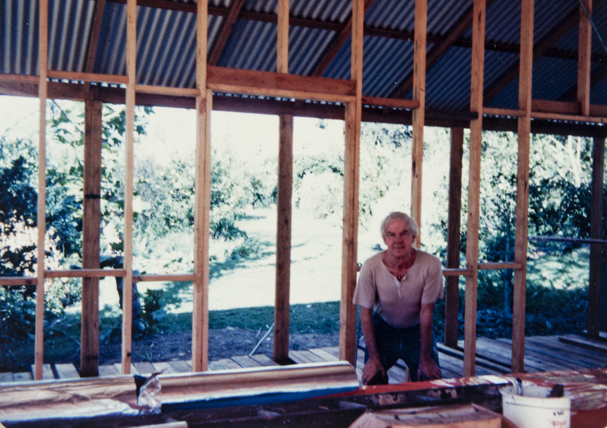 Arthur builds his studio at Bundanon