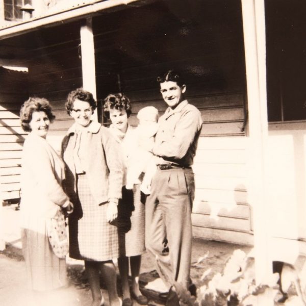 Molly Brown (sister of Harry Warren), Lorna, Joan, Peter (baby) and Allan Warren, c1962. Bundanon Trust Archive.