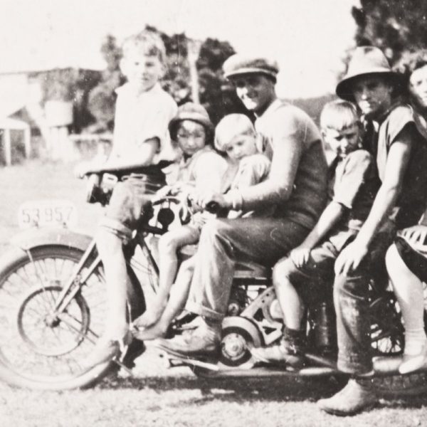 The Henry family on the 'Common' at Bundanon, late 1920s. Bundanon Trust Archive, photograph courtesy Edna Condie