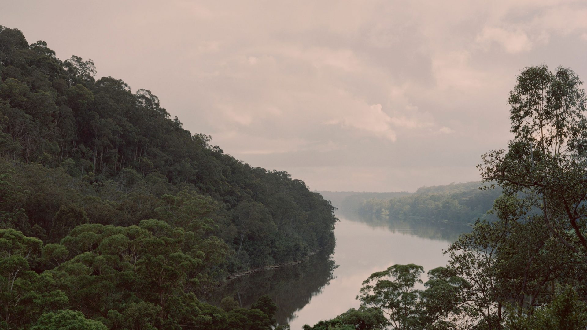 Stay Weekend:Riverscape